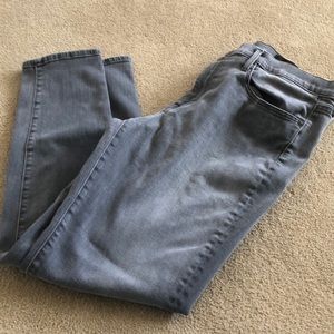 Vince Mason Relaxed Rolled Grey Jeans - size 31